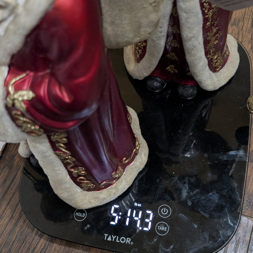 Elegant Santa Claus Candle Holders - Red and Gold - Picture 9 of 14